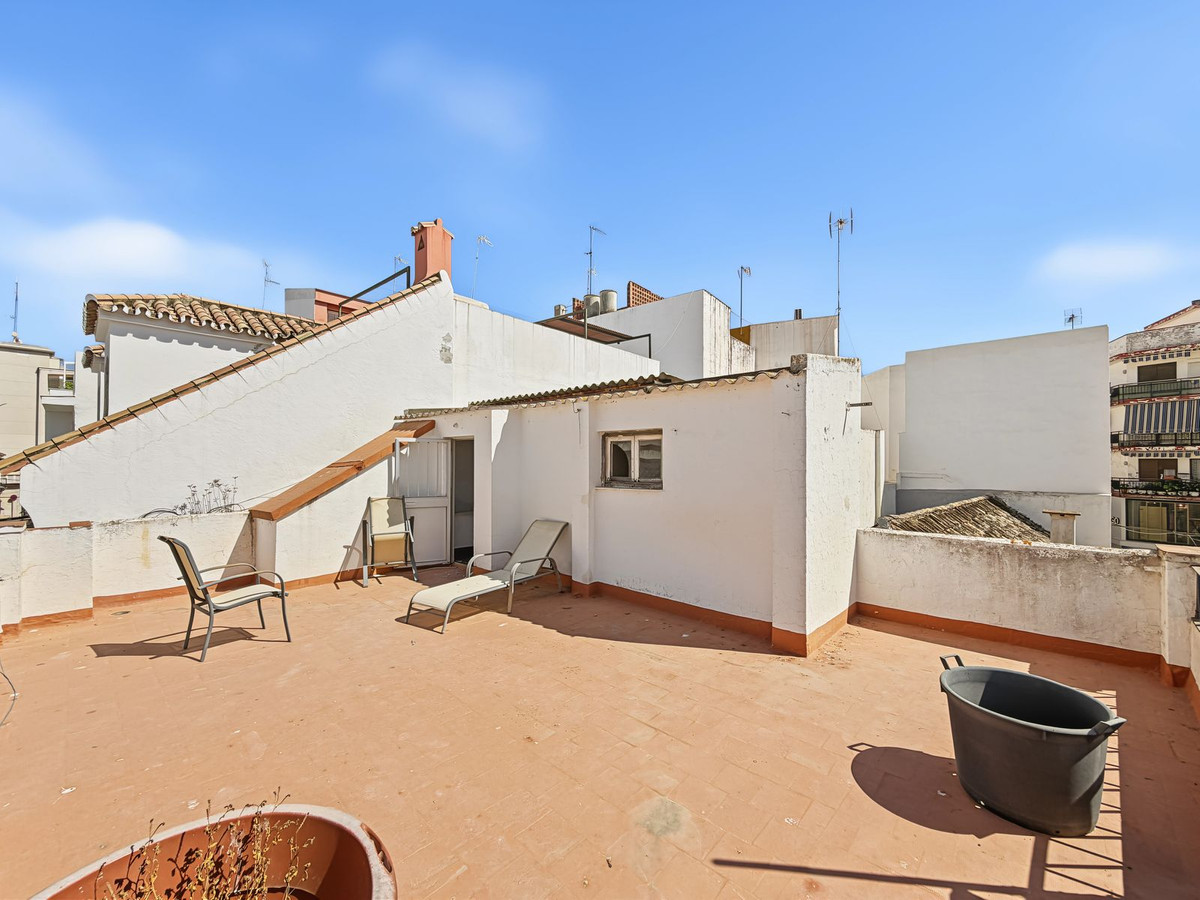 Huis te koop in Estepona | 8 slaapkamers H5492617