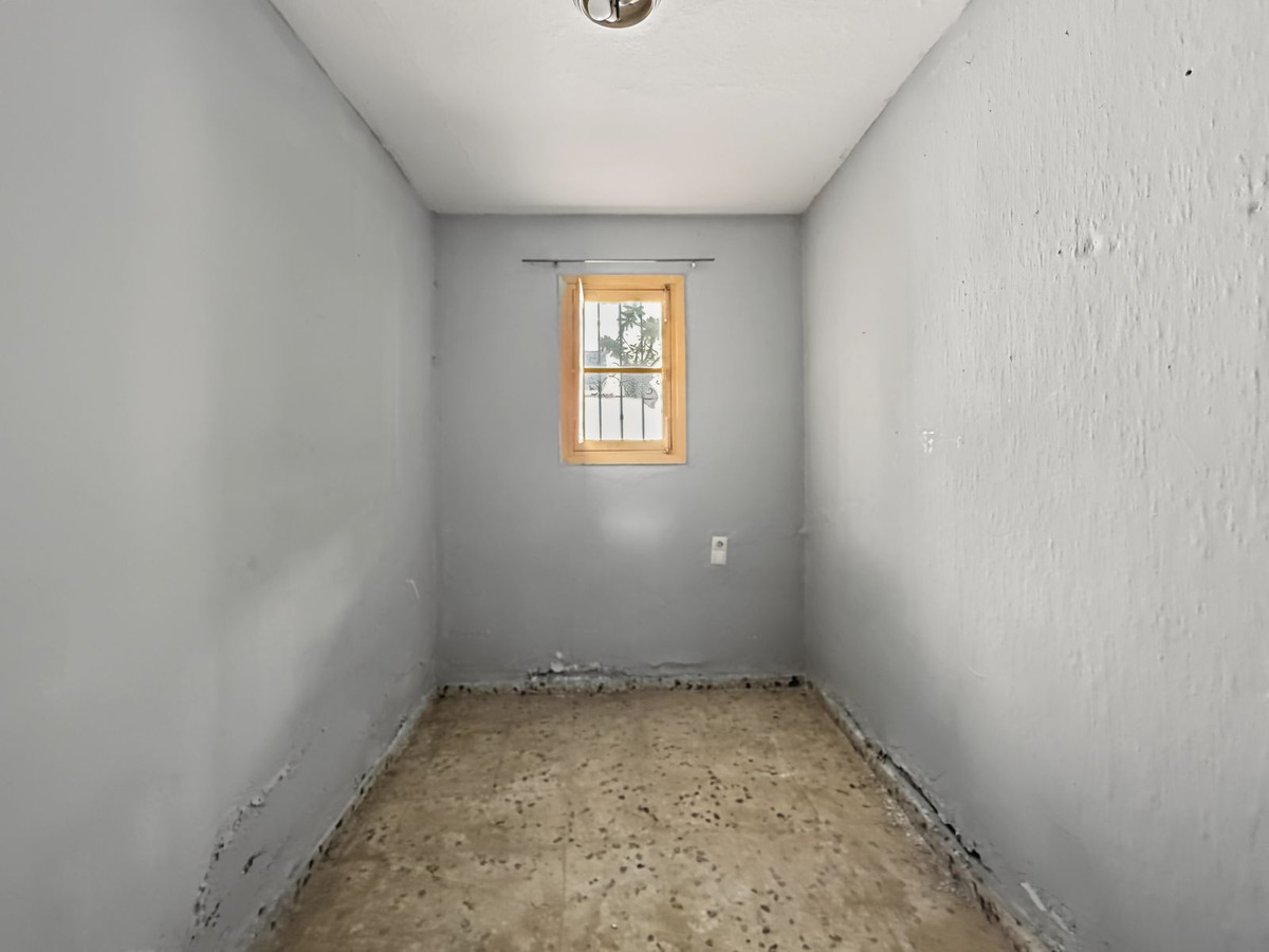 Huis te koop in Estepona | 8 slaapkamers H5492617