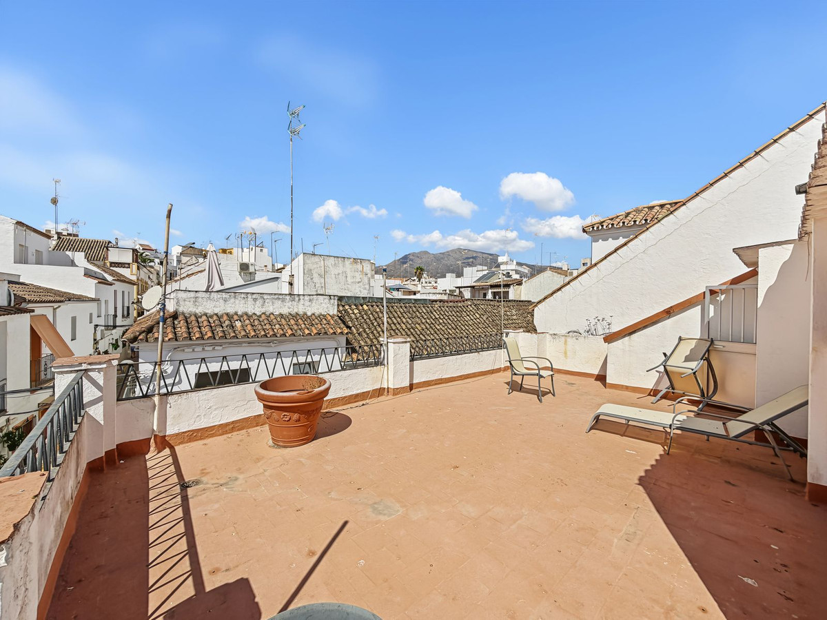 Huis te koop in Estepona | 8 slaapkamers H5492617
