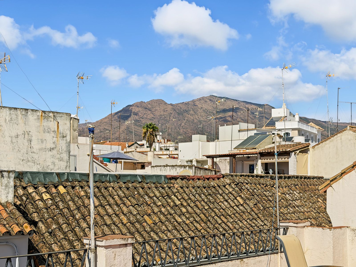 Huis te koop in Estepona | 8 slaapkamers H5492617