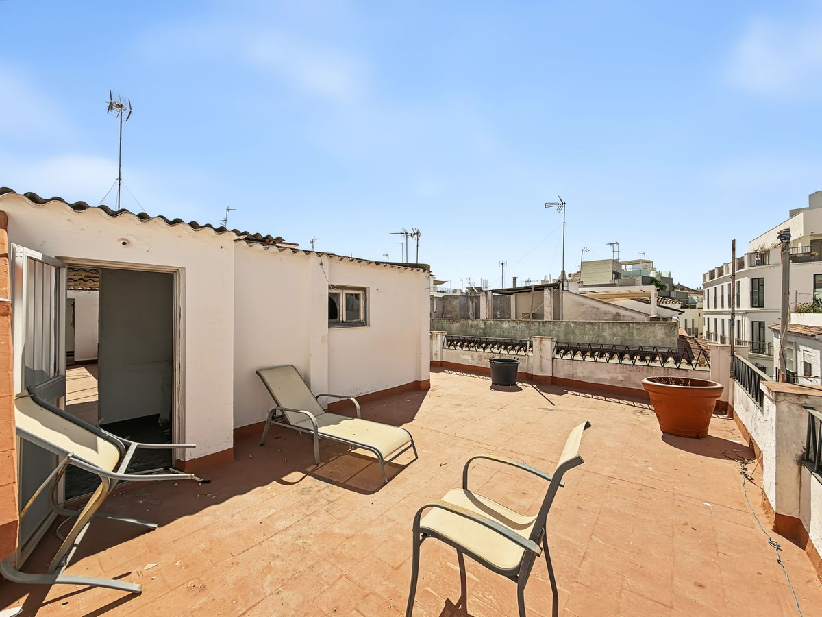 Huis te koop in Estepona | 8 slaapkamers H5492617