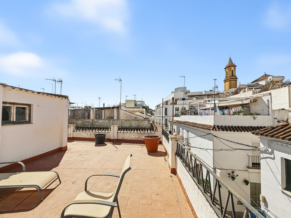 Huis te koop in Estepona | 8 slaapkamers H5492617
