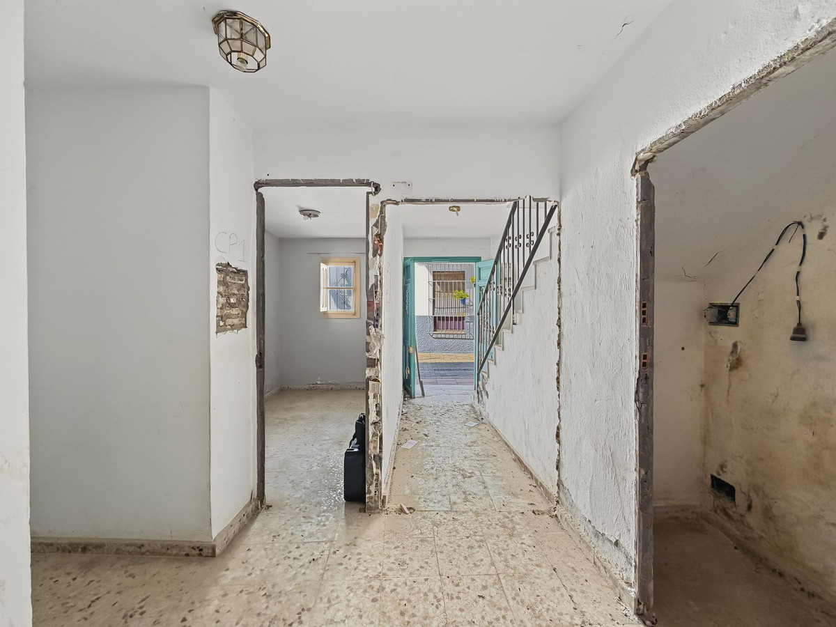 Huis te koop in Estepona | 8 slaapkamers H5492617