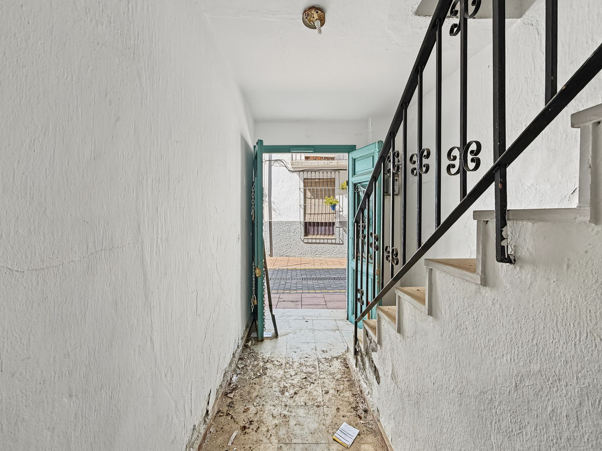 Huis te koop in Estepona | 8 slaapkamers H5492617
