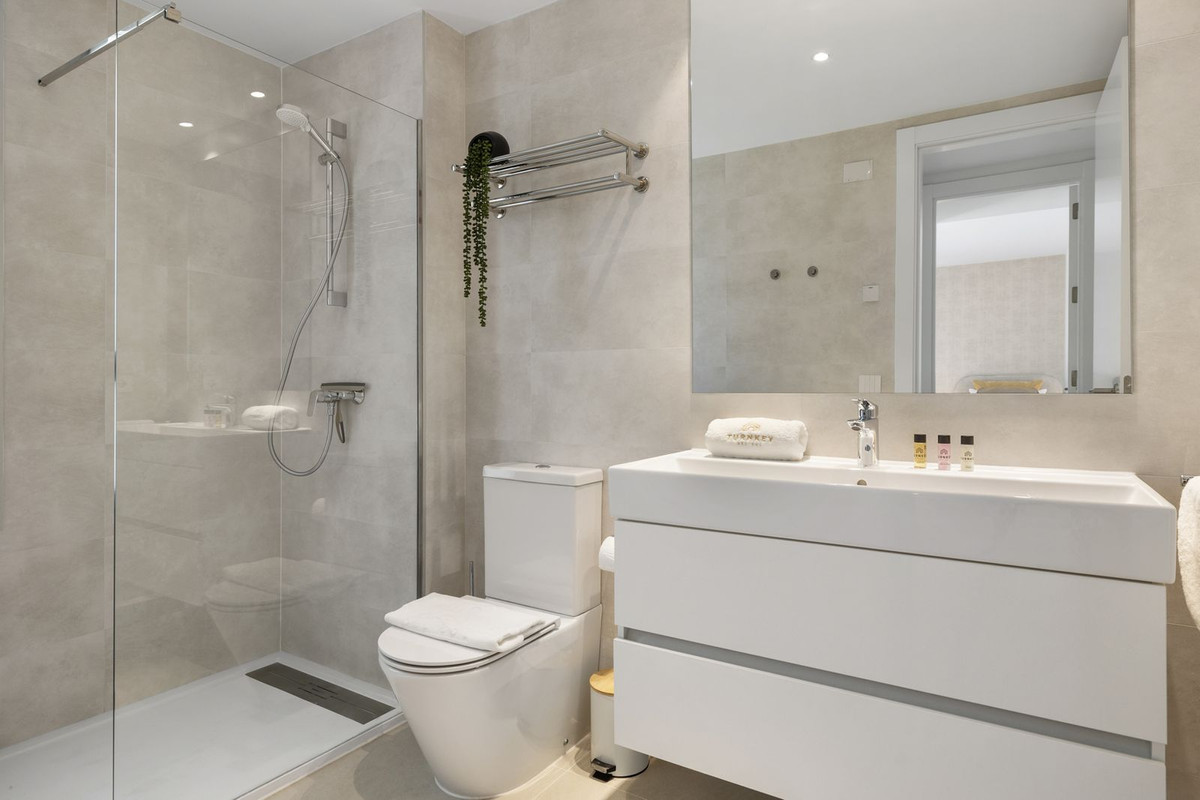 Huis te koop in Estepona | 2 slaapkamers H5494015