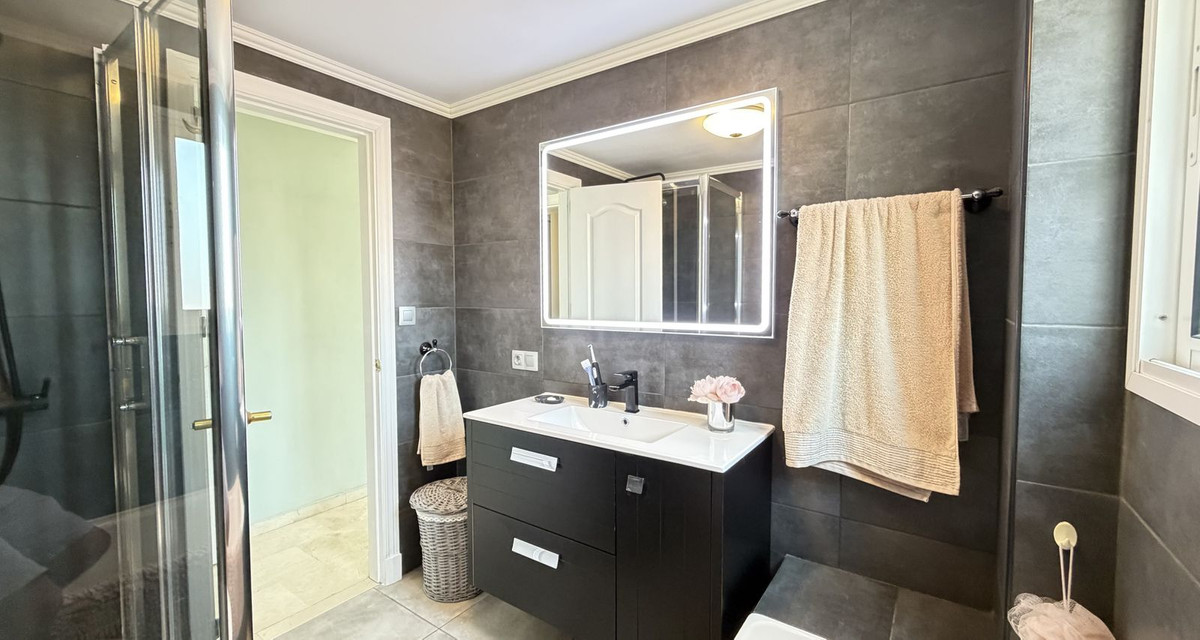Penthouse te koop in Estepona | 3 slaapkamers H5495011