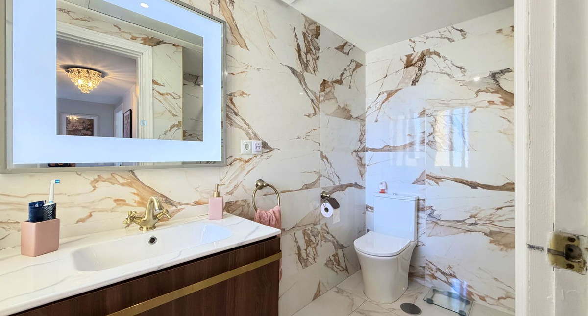 Penthouse te koop in Estepona | 3 slaapkamers H5495011