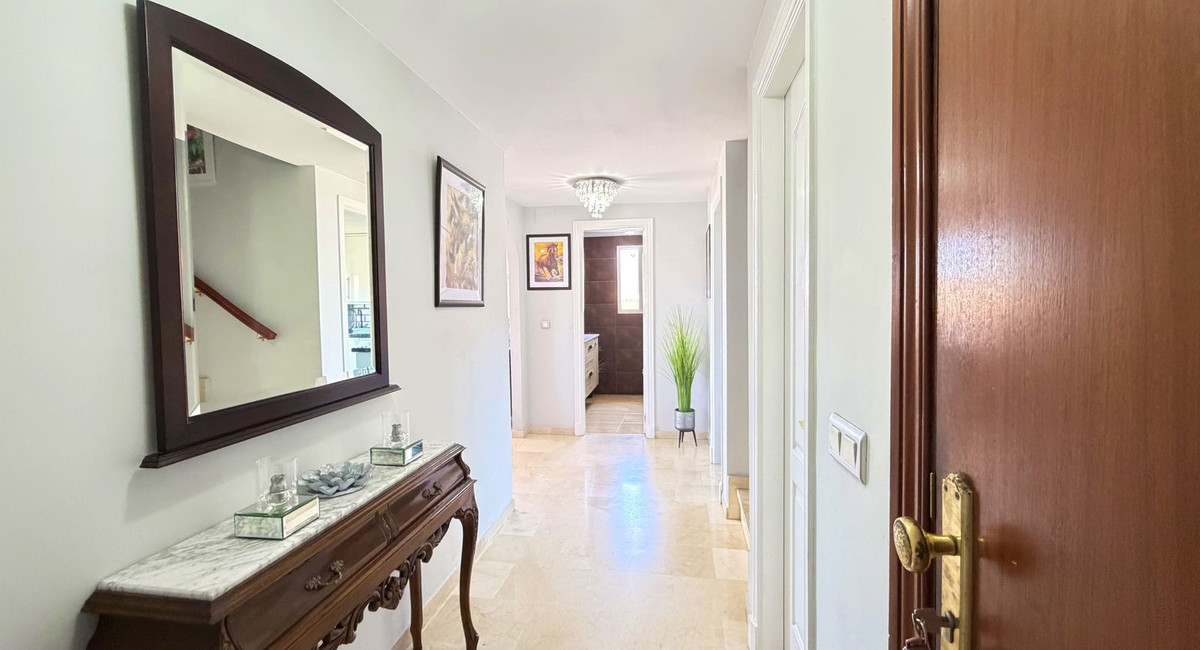 Penthouse te koop in Estepona | 3 slaapkamers H5495011
