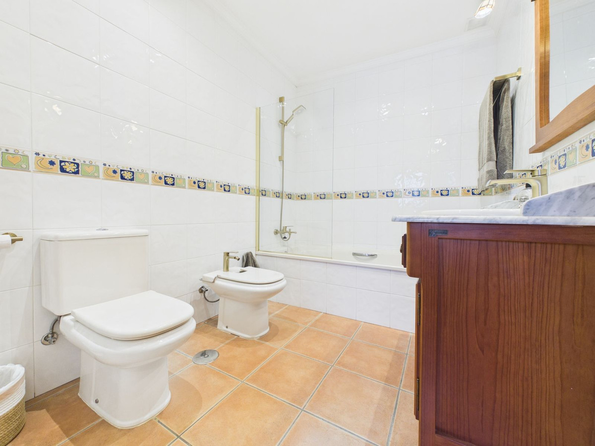 Huis te koop in Estepona | 3 slaapkamers H5496115