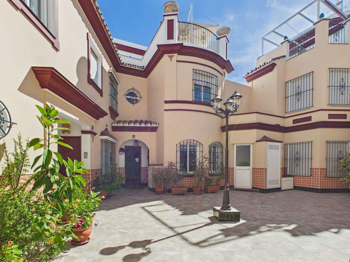Huis te koop in Estepona | 3 slaapkamers H5496115