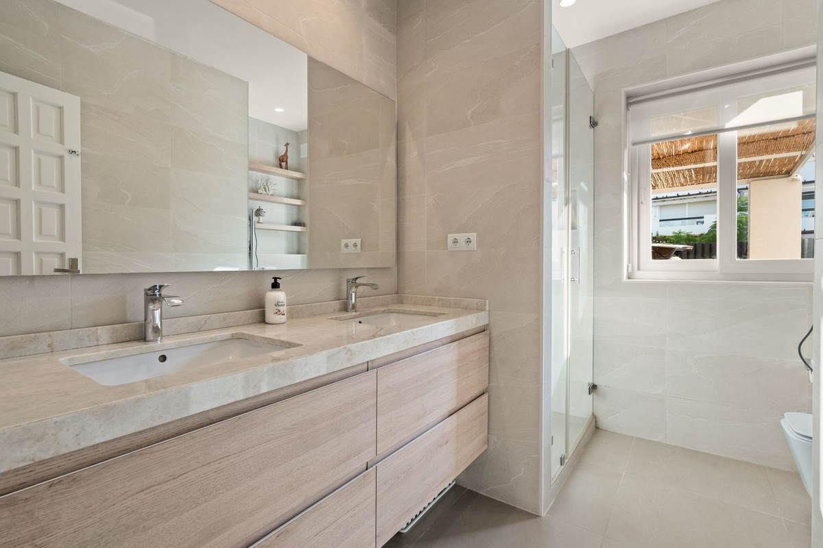 Huis te koop in Estepona | 4 slaapkamers H5498119
