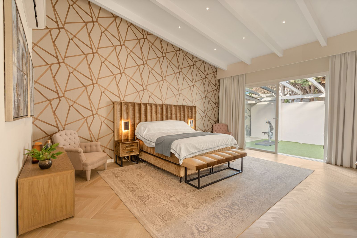 Huis te koop in Estepona | 4 slaapkamers H5498119