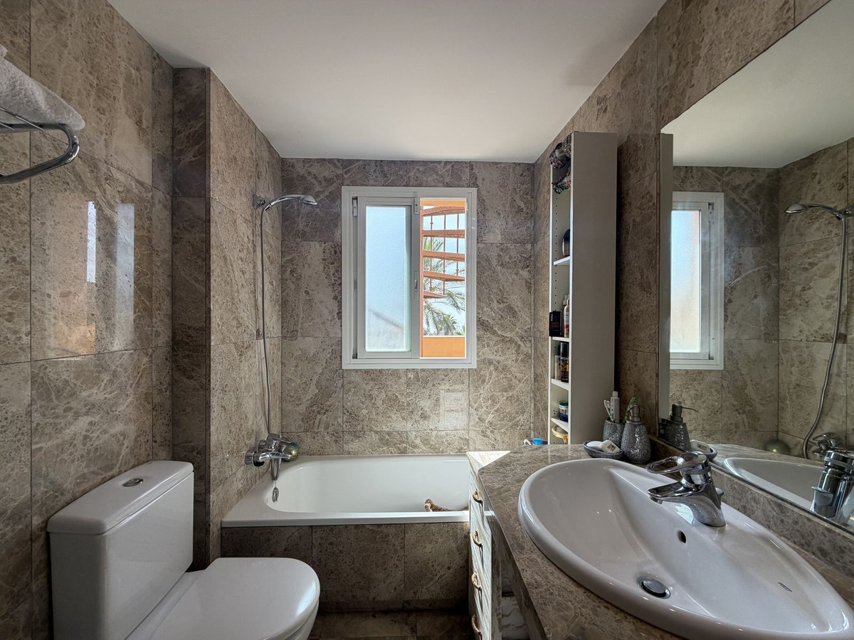 Huis te koop in Estepona | 3 slaapkamers H5498848