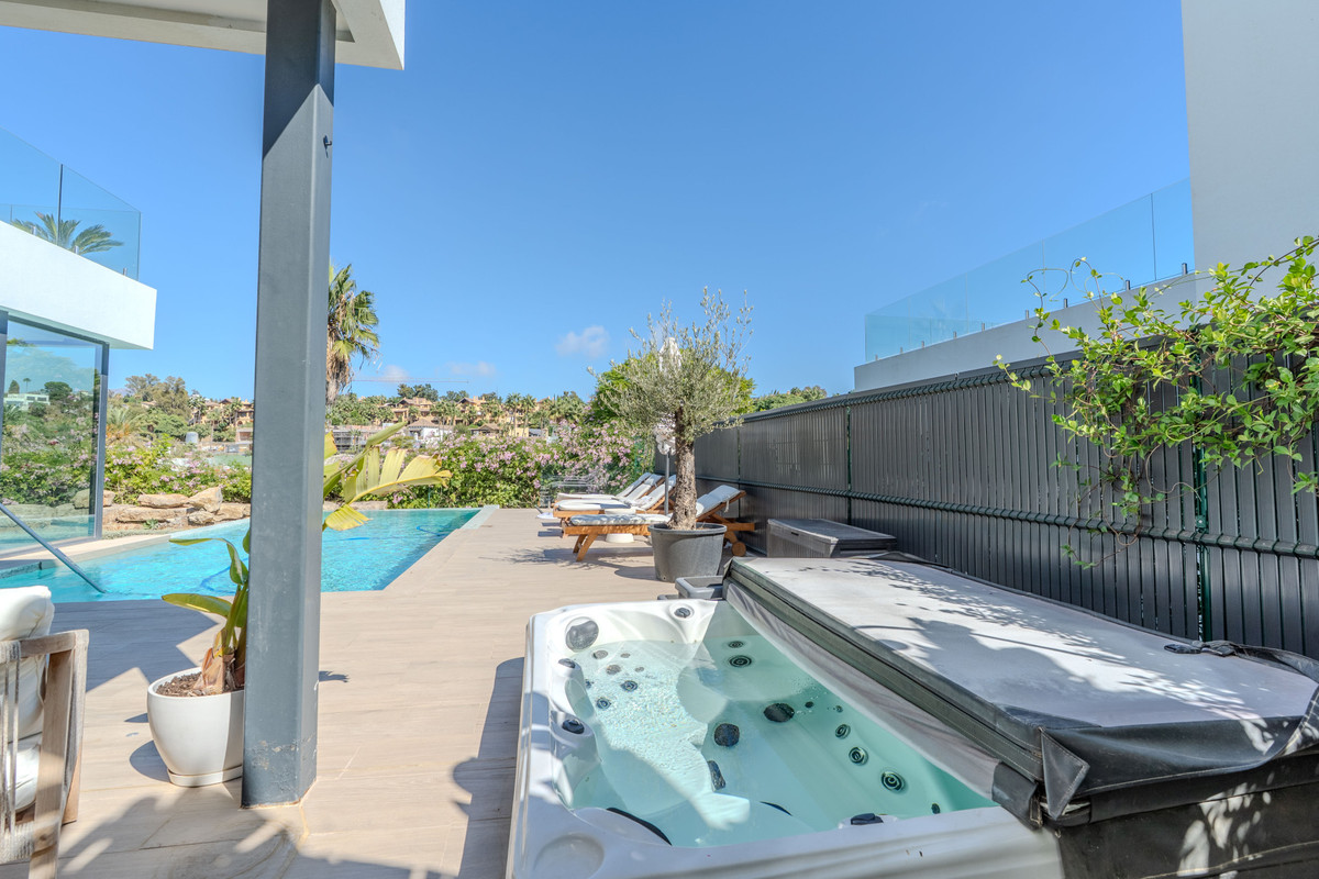 Huis te koop in Estepona | 4 slaapkamers H5503060