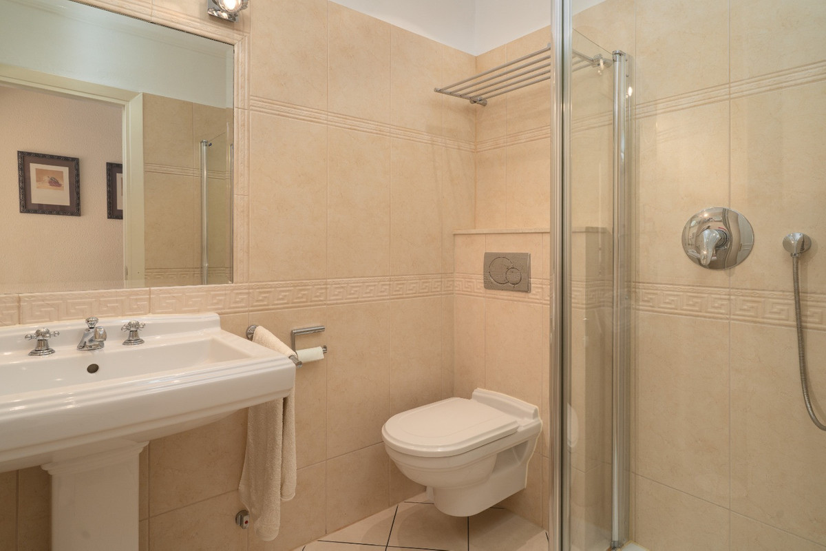 Huis te koop in Estepona | 2 slaapkamers H5504557