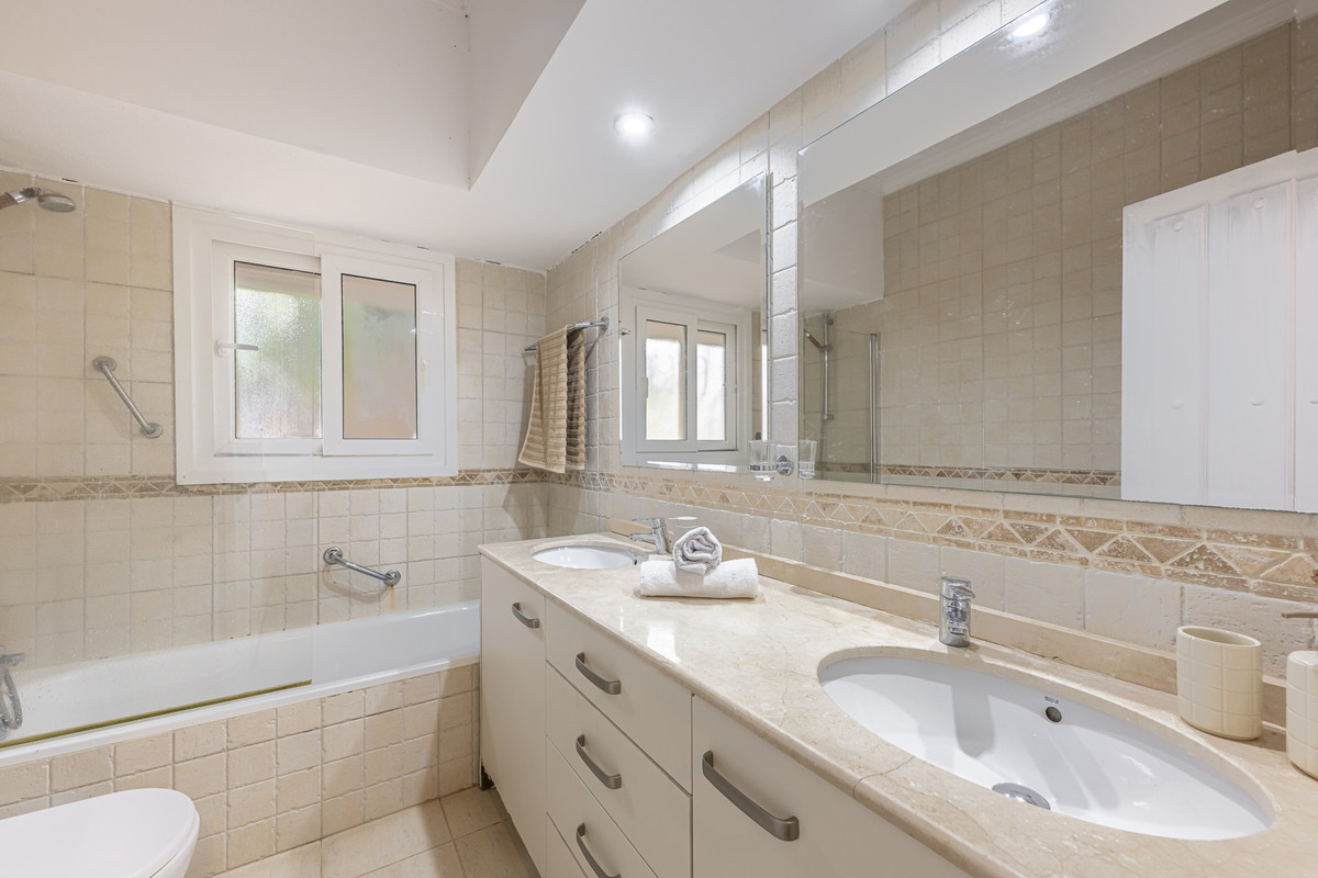 Huis te koop in Estepona | 3 slaapkamers H5506081