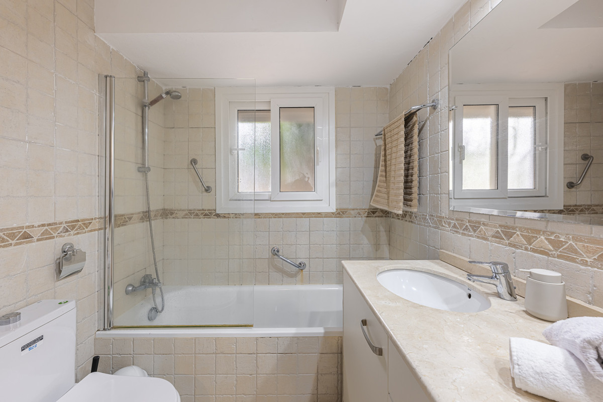 Huis te koop in Estepona | 3 slaapkamers H5506081