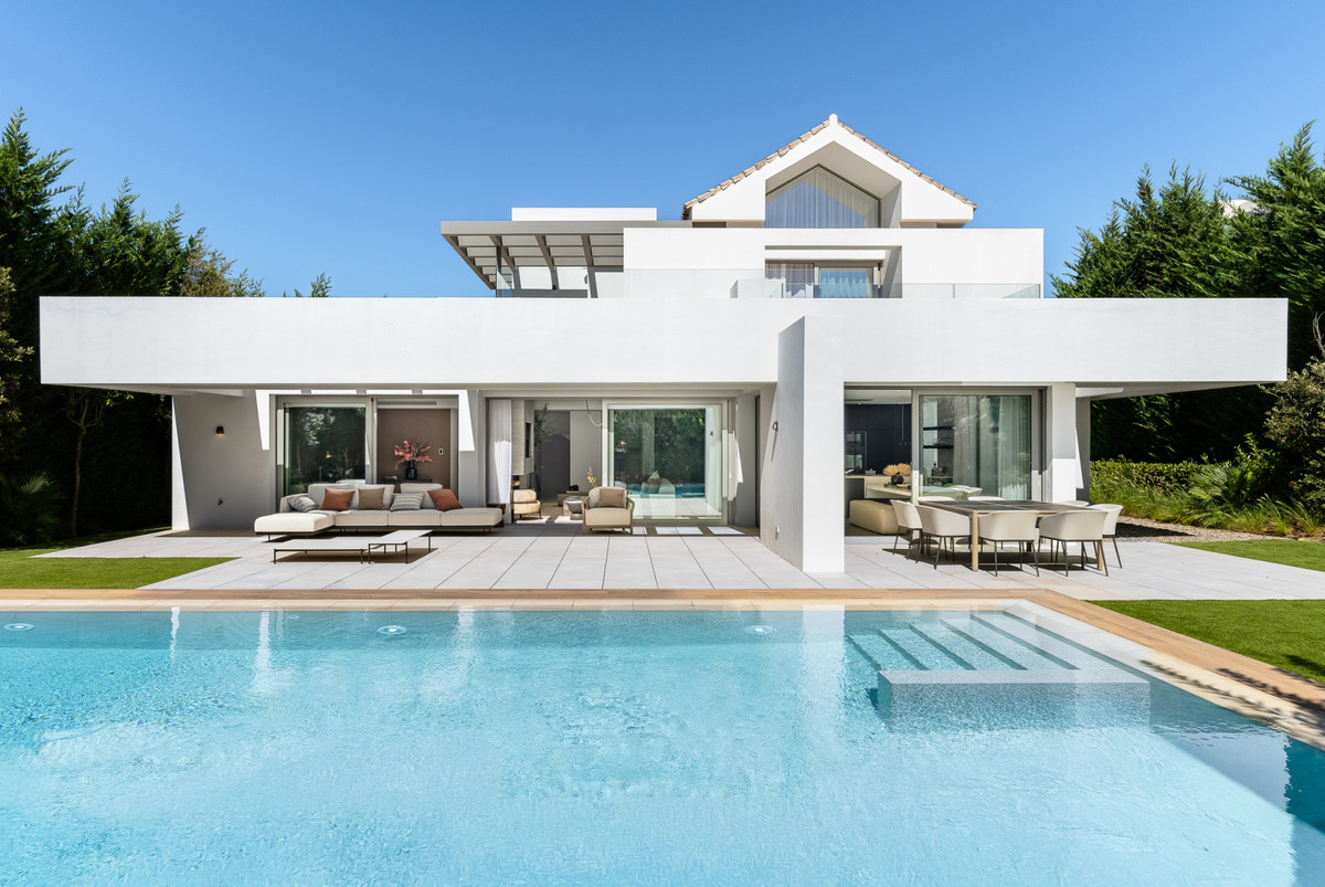Huis te koop in Estepona | 4 - 5 slaapkamers H5506933