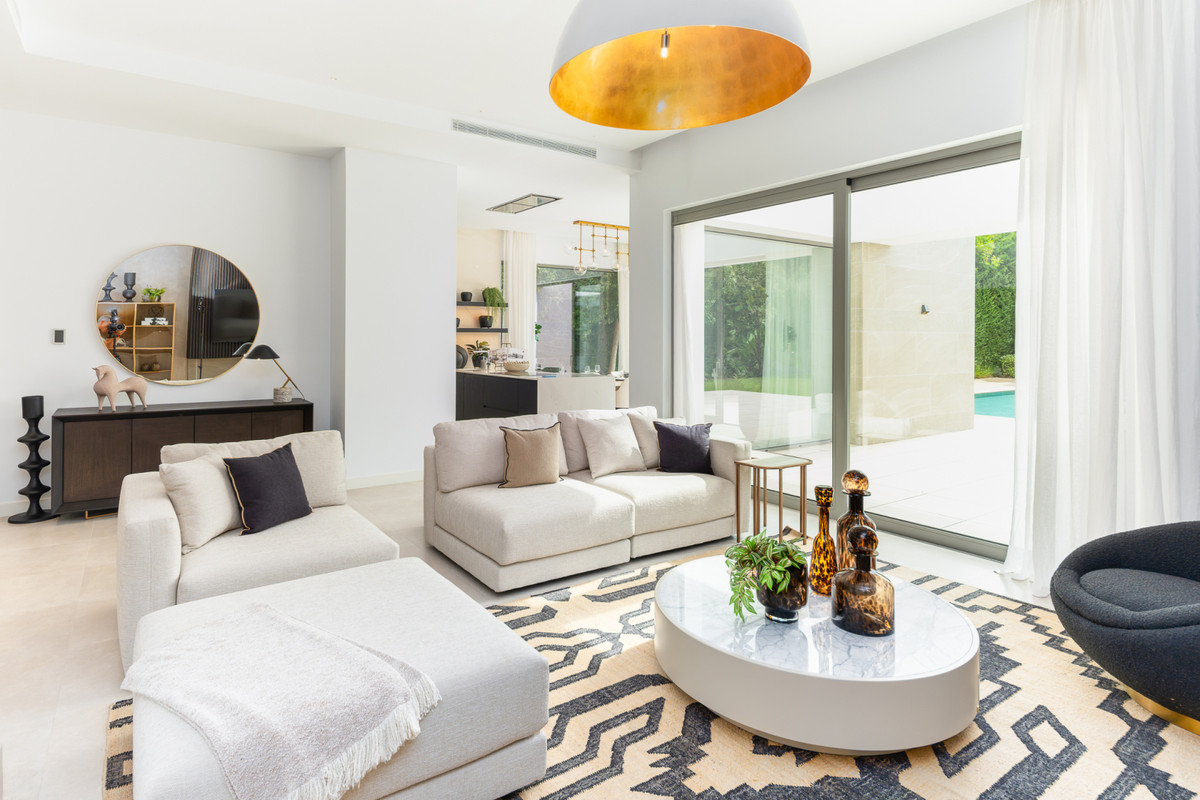 Huis te koop in Estepona | 4 - 5 slaapkamers H5506933