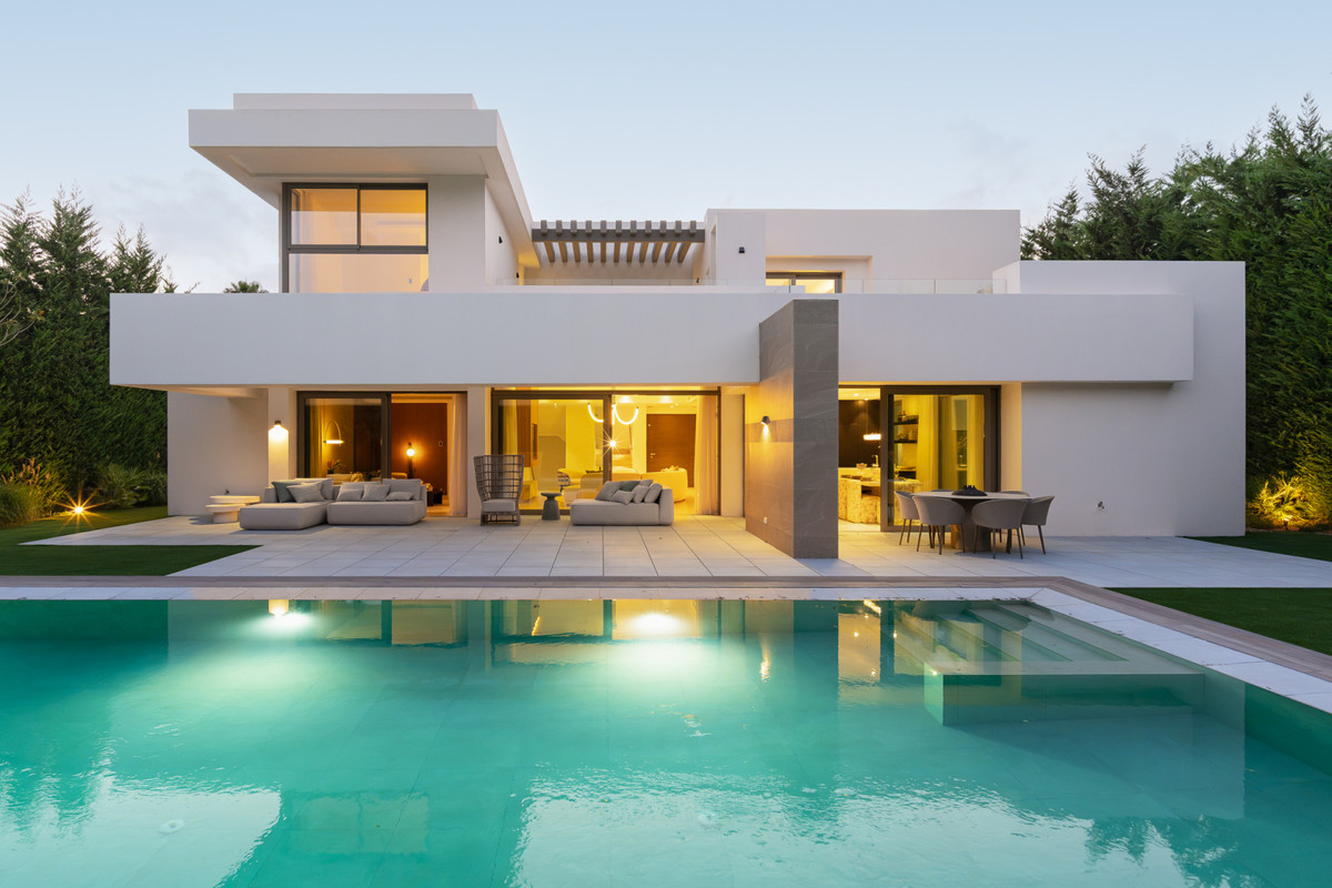 Huis te koop in Estepona | 4 - 5 slaapkamers H5506933