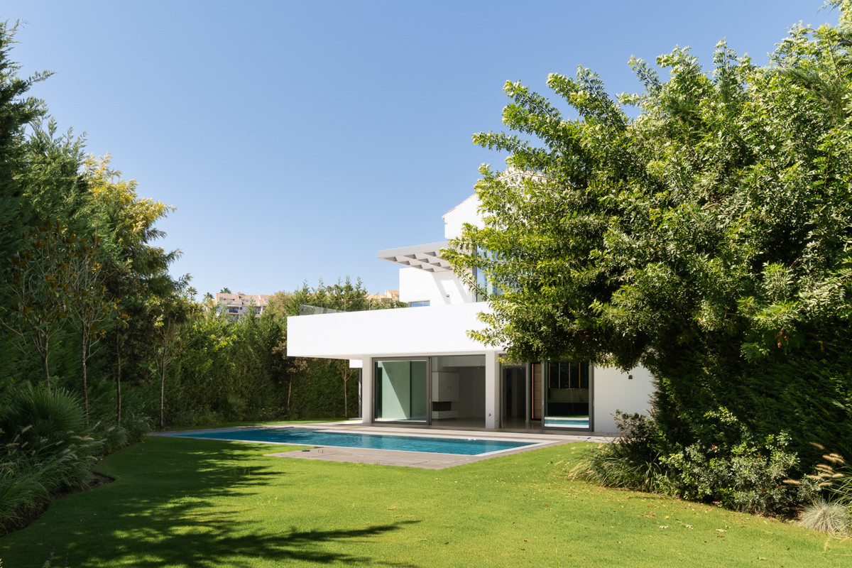 Huis te koop in Estepona | 4 - 5 slaapkamers H5506933