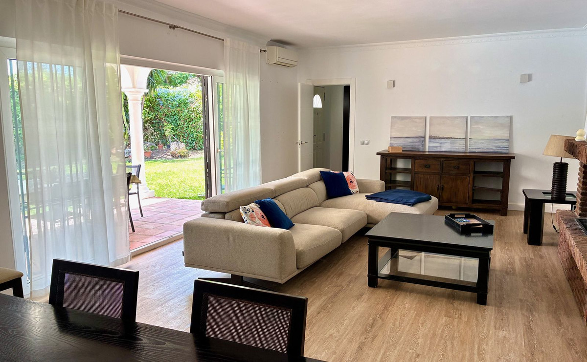 Huis te koop in Estepona | 3 slaapkamers H5509957