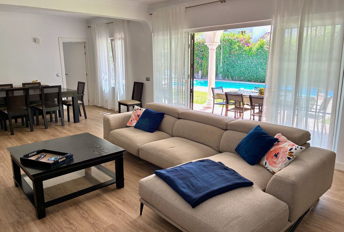 Huis te koop in Estepona | 3 slaapkamers H5509957