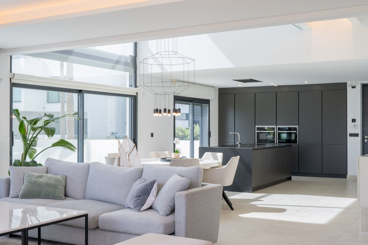Huis te koop in Estepona | 4 slaapkamers H5510149