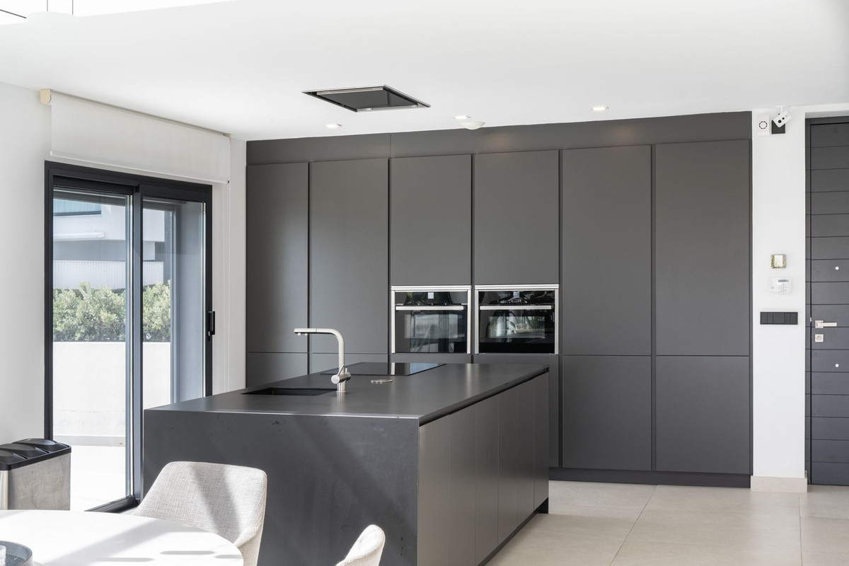 Huis te koop in Estepona | 4 slaapkamers H5510149