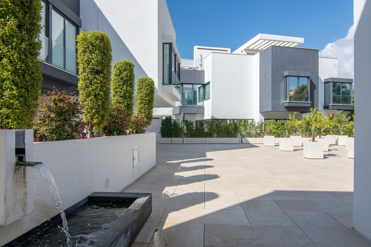 Huis te koop in Estepona | 4 slaapkamers H5510149
