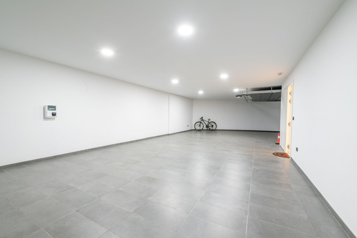 Huis te koop in Estepona | 4 slaapkamers H5510149