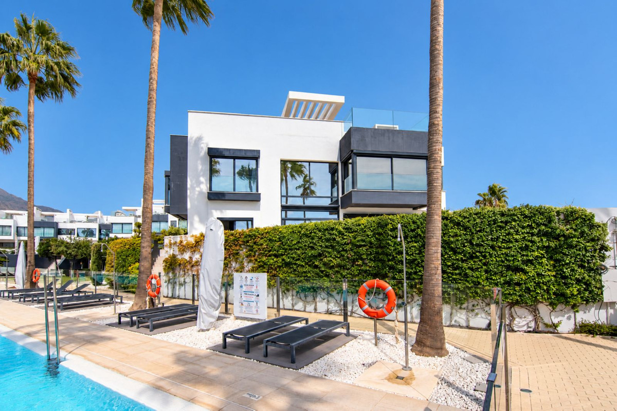 Huis te koop in Estepona | 4 slaapkamers H5510149