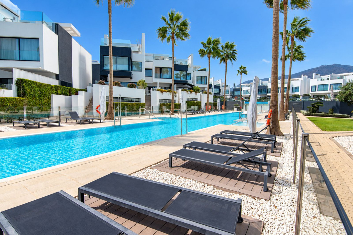Huis te koop in Estepona | 4 slaapkamers H5510149
