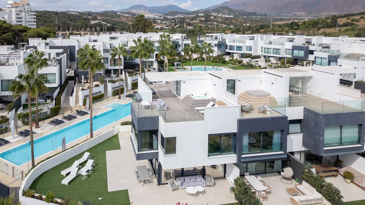 Huis te koop in Estepona | 4 slaapkamers H5510149