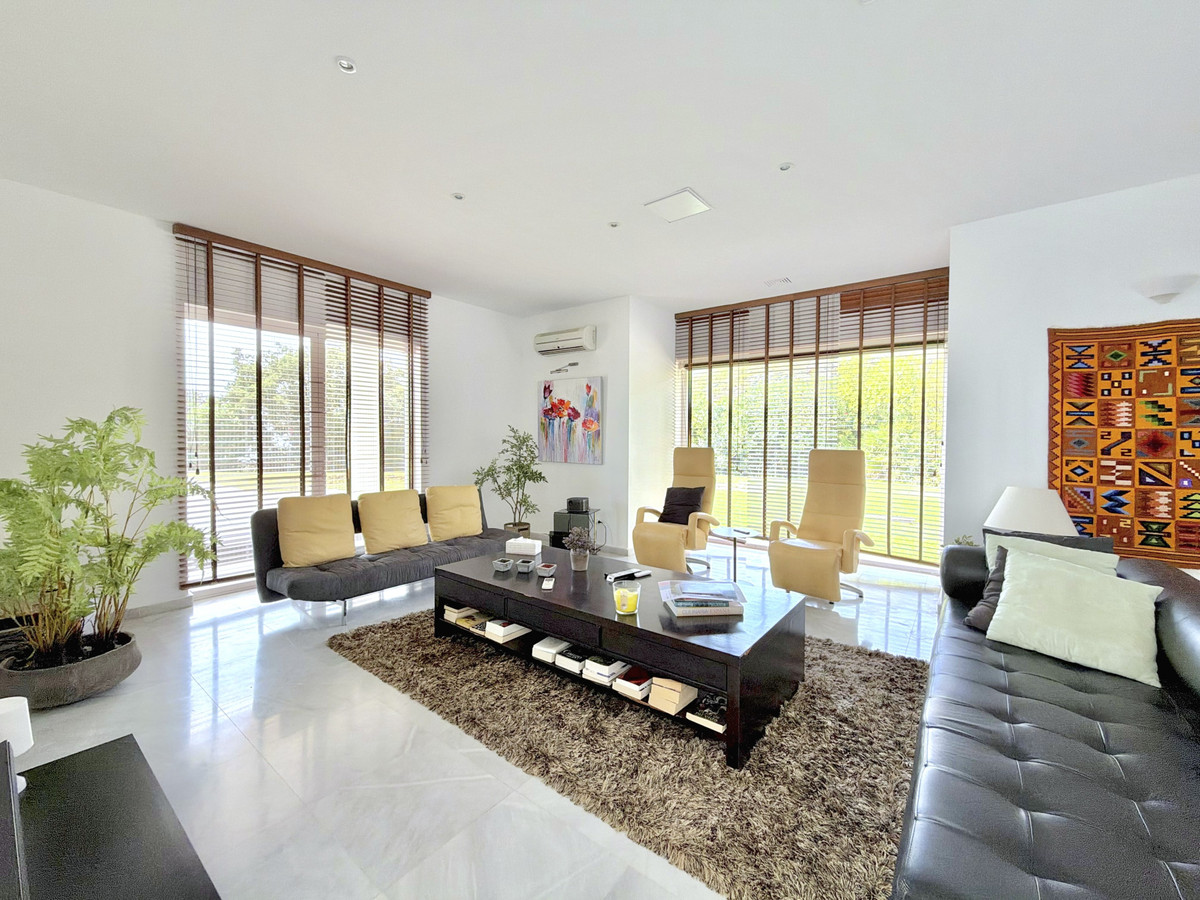 Huis te koop in Estepona | 4 slaapkamers H5512690
