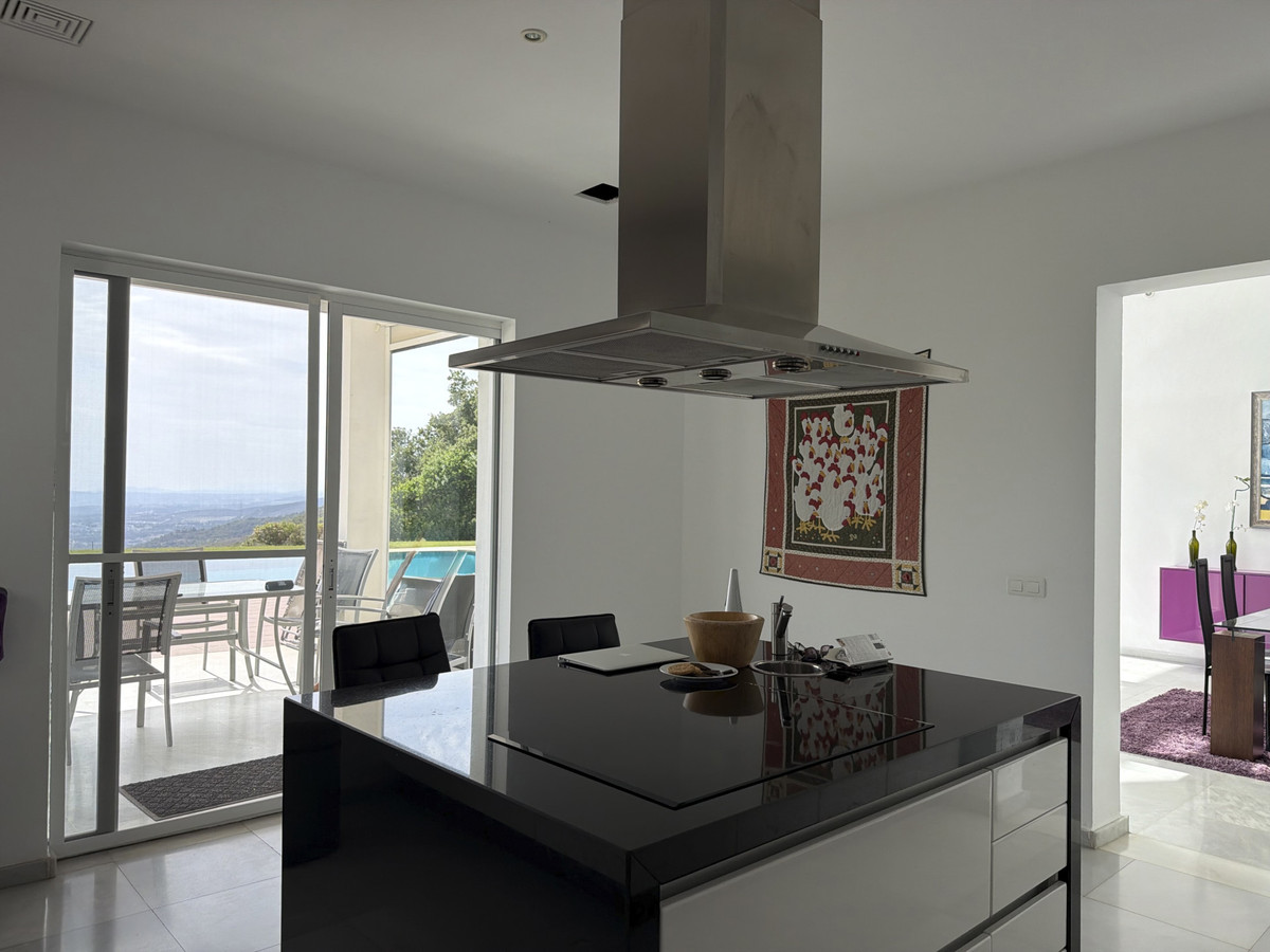 Huis te koop in Estepona | 4 slaapkamers H5512690