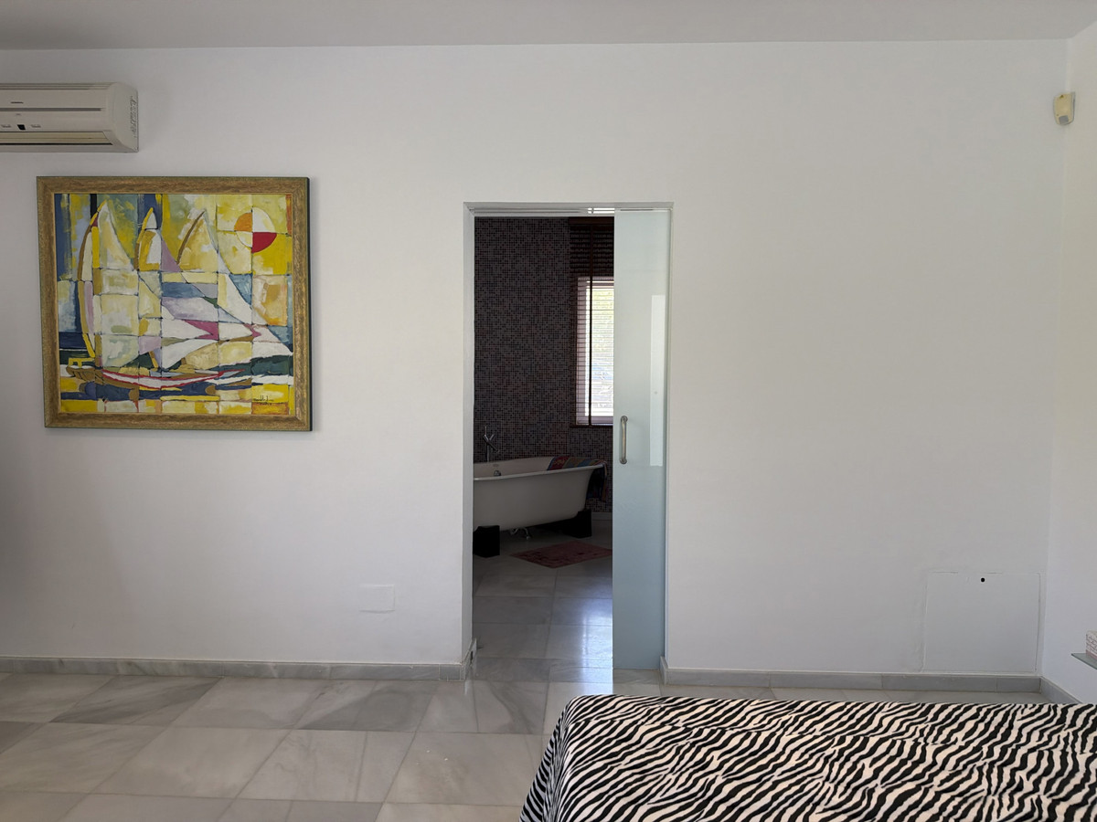 Huis te koop in Estepona | 4 slaapkamers H5512690
