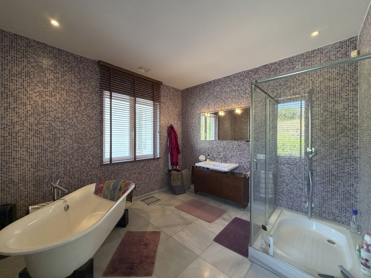 Huis te koop in Estepona | 4 slaapkamers H5512690