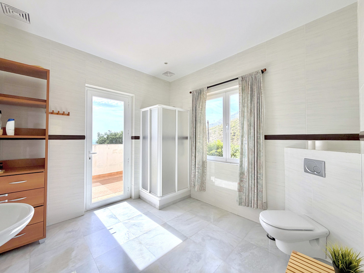 Huis te koop in Estepona | 4 slaapkamers H5512690