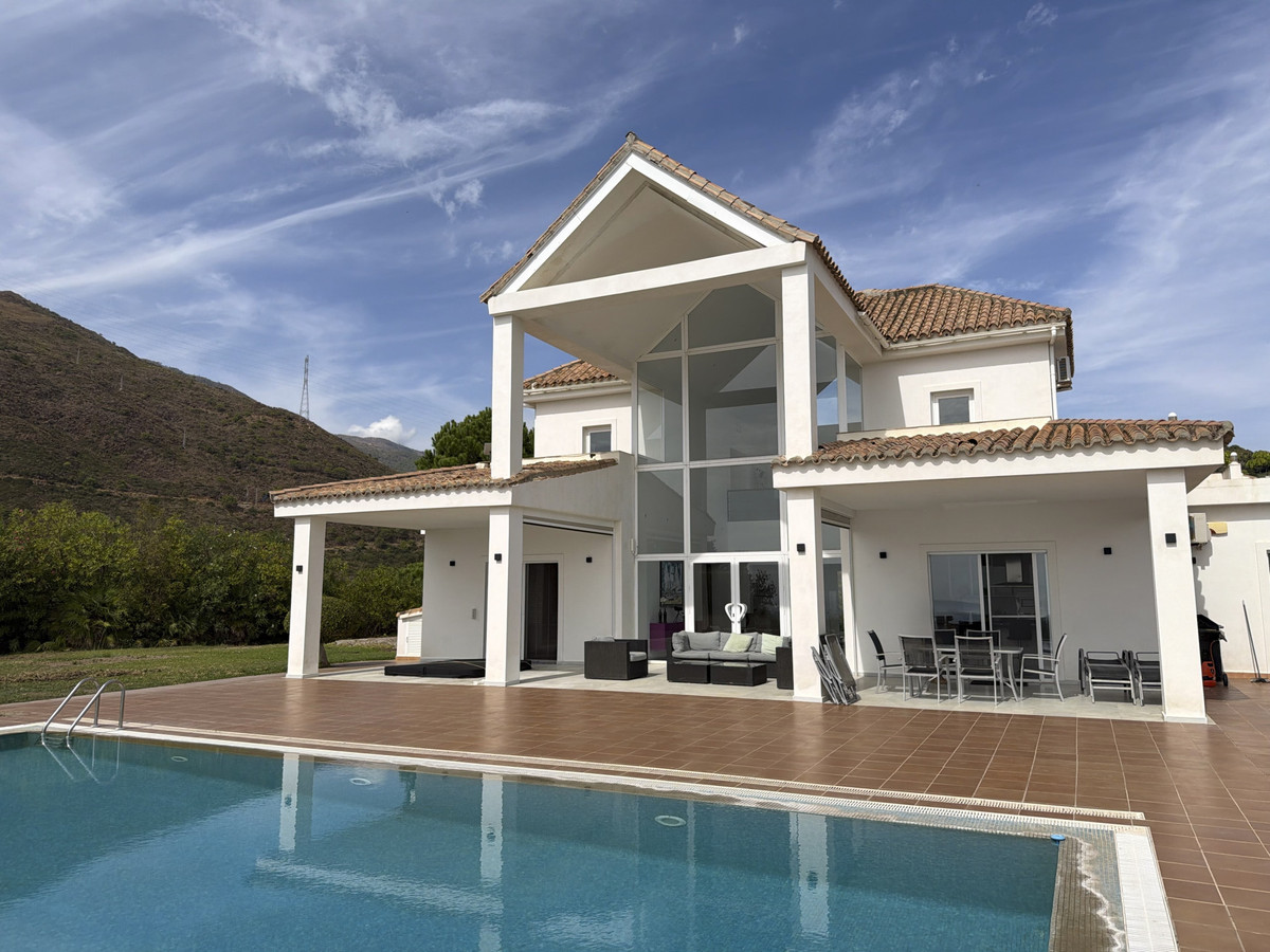 Huis te koop in Estepona | 4 slaapkamers H5512690