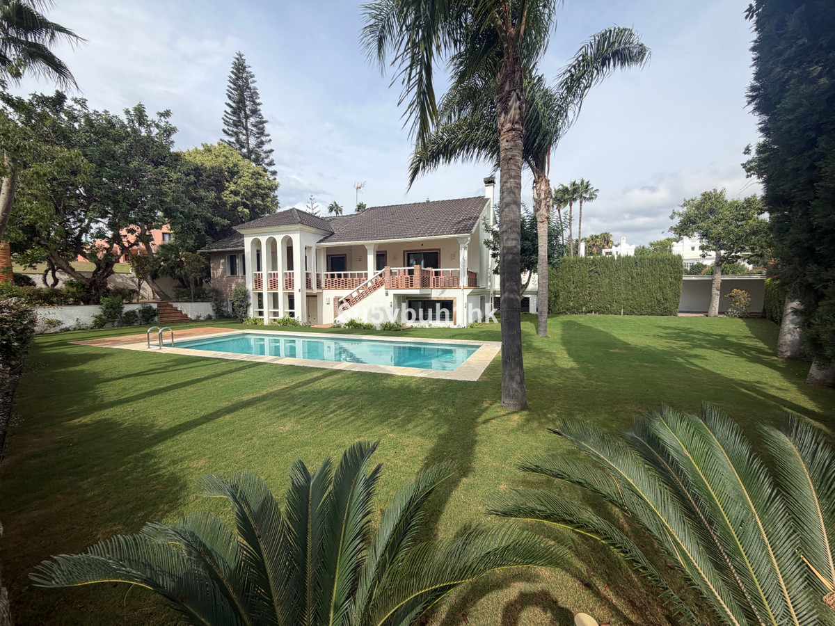 Huis te koop in Estepona | 7 slaapkamers H5516578
