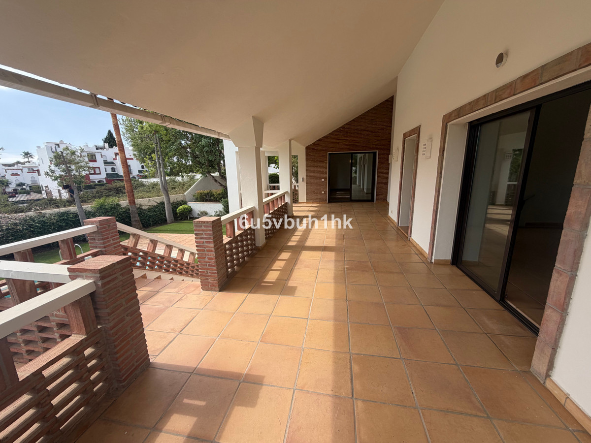Huis te koop in Estepona | 7 slaapkamers H5516578