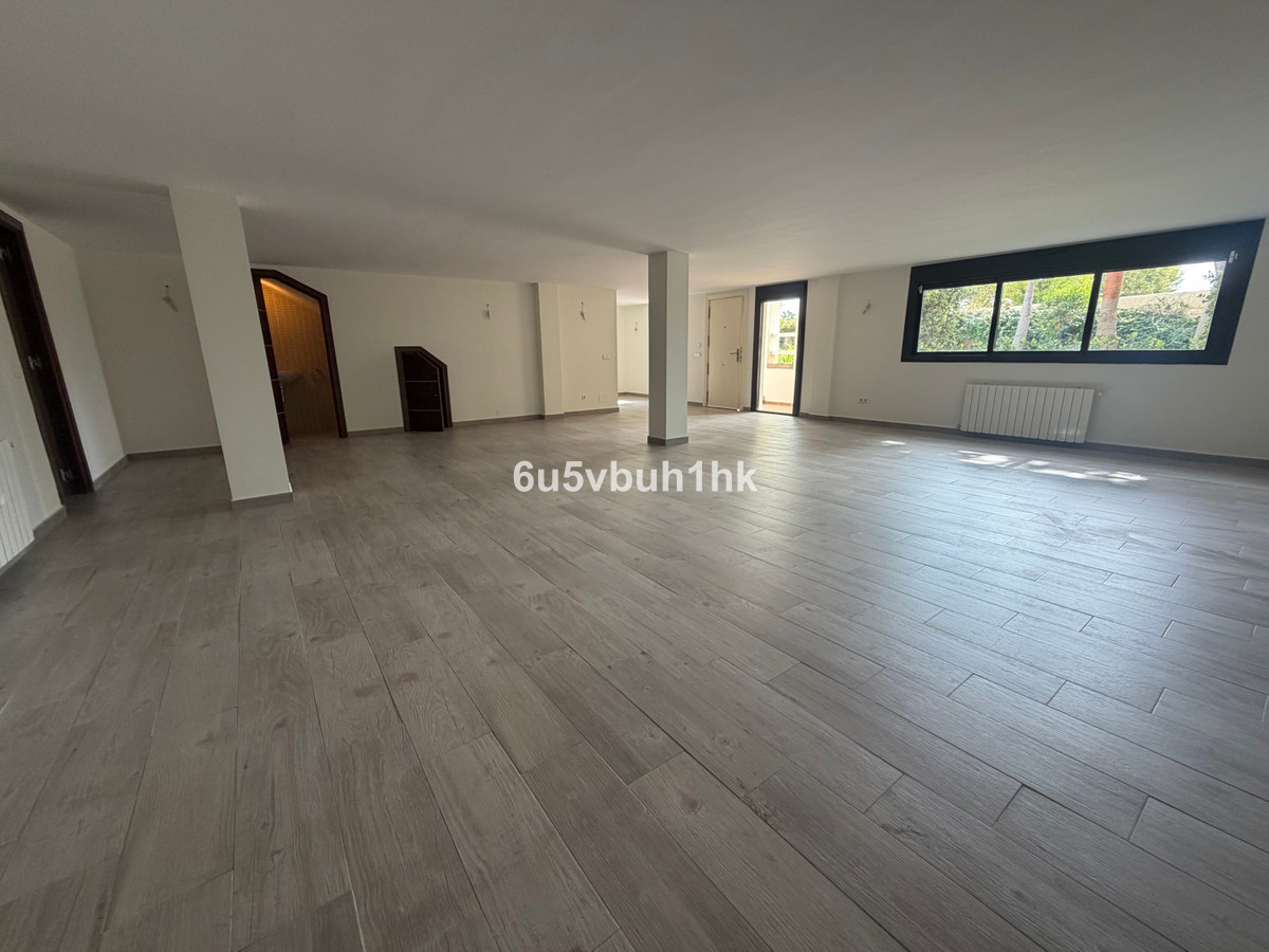 Huis te koop in Estepona | 7 slaapkamers H5516578