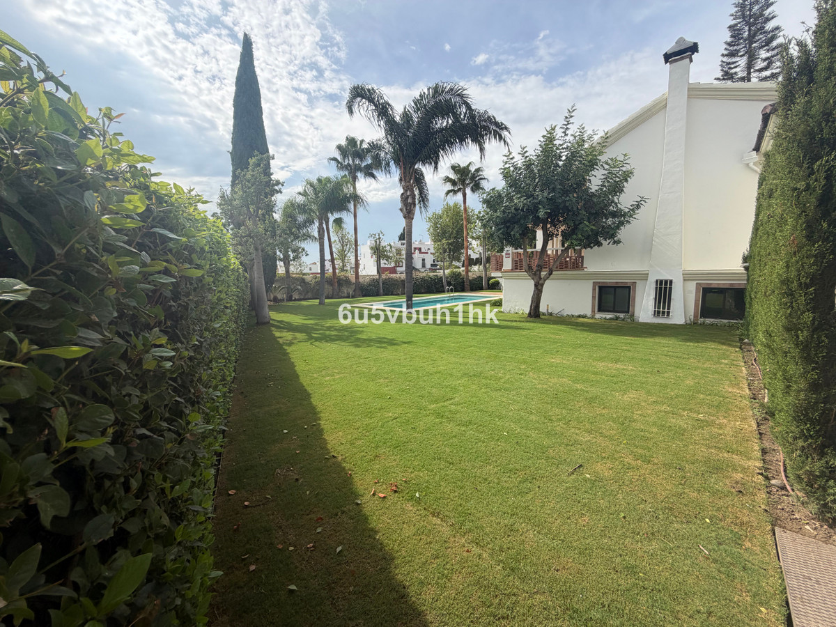 Huis te koop in Estepona | 7 slaapkamers H5516578