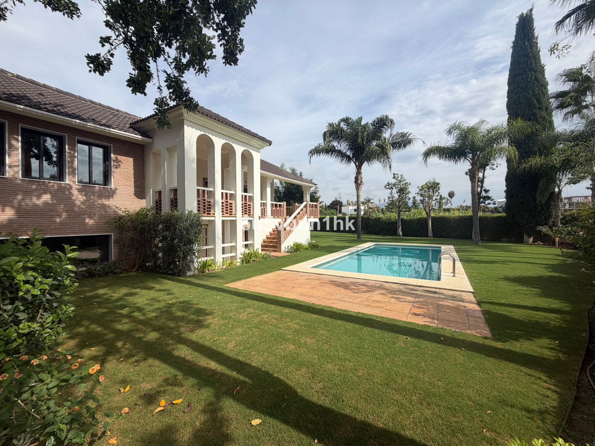 Huis te koop in Estepona | 7 slaapkamers H5516578