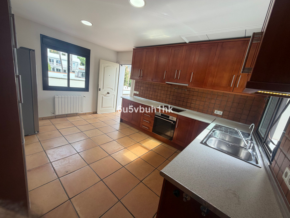 Huis te koop in Estepona | 7 slaapkamers H5516578