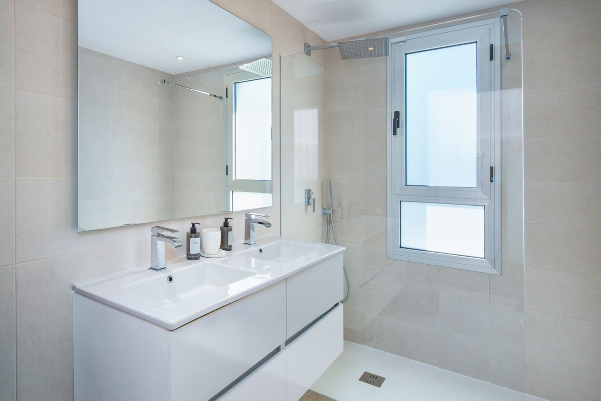 Huis te koop in Estepona | 3 slaapkamers H5521105