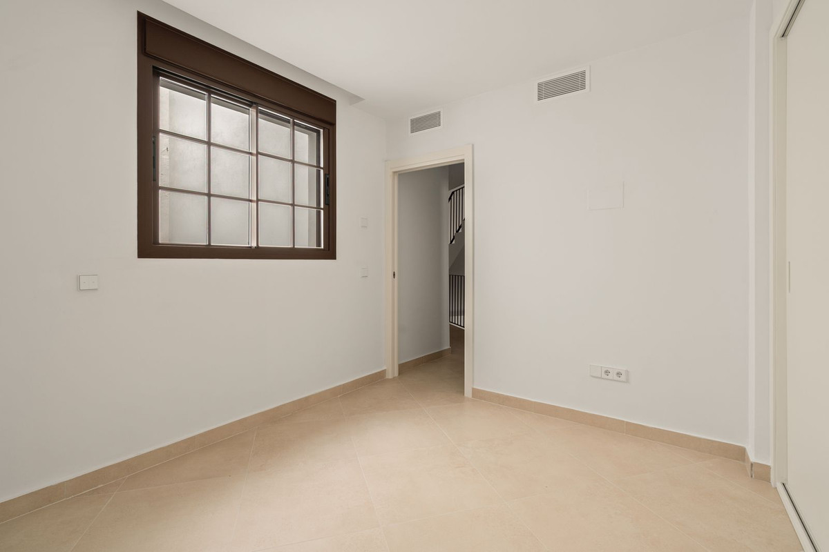 Huis te koop in Estepona | 3 slaapkamers H5524795