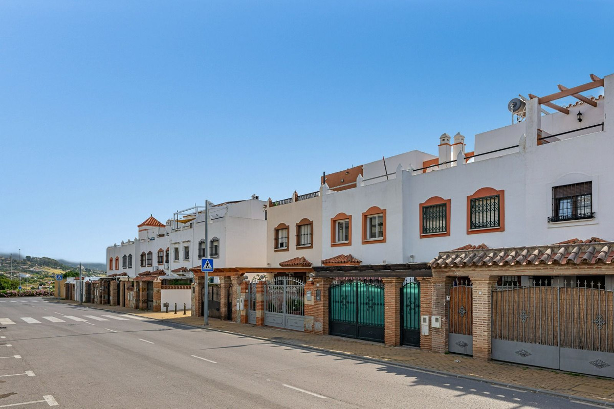 Huis te koop in Estepona | 3 slaapkamers H5527690