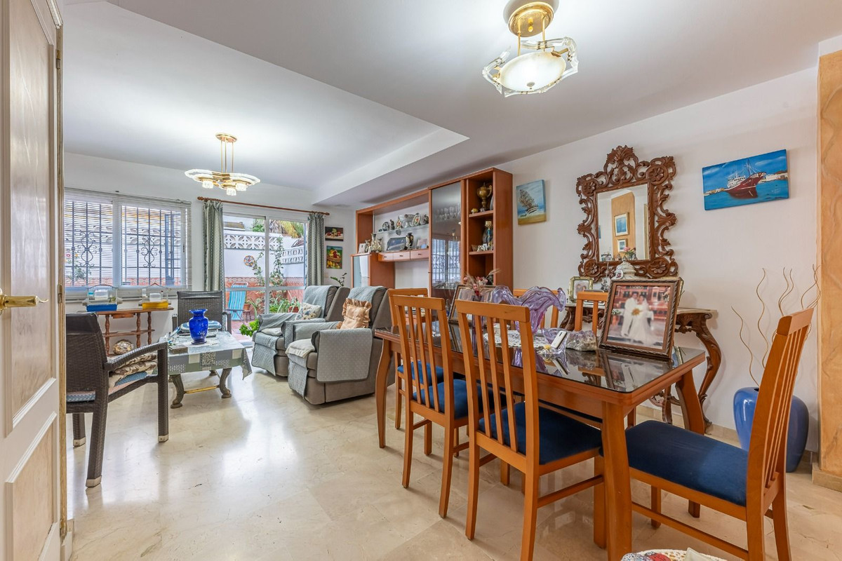 Huis te koop in Estepona | 3 slaapkamers H5527690